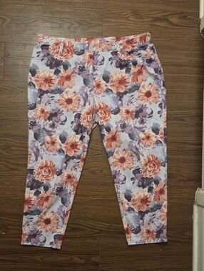 Faded Glory Floral Capri Leggings - Pink & Purple